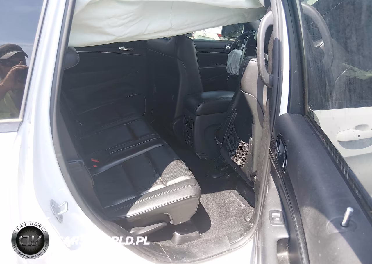 2019 Jeep Grand Cherokee High Altitude 4X4 VIN:1C4RJFCG3KC639992 - 8