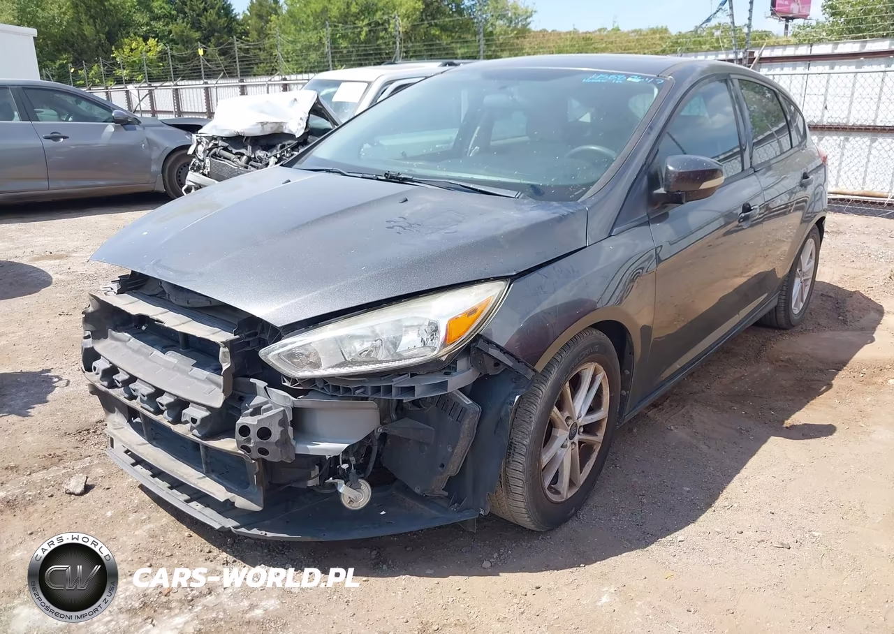 2015 Ford Focus Se VIN:1FADP3K23FL242615 - 2