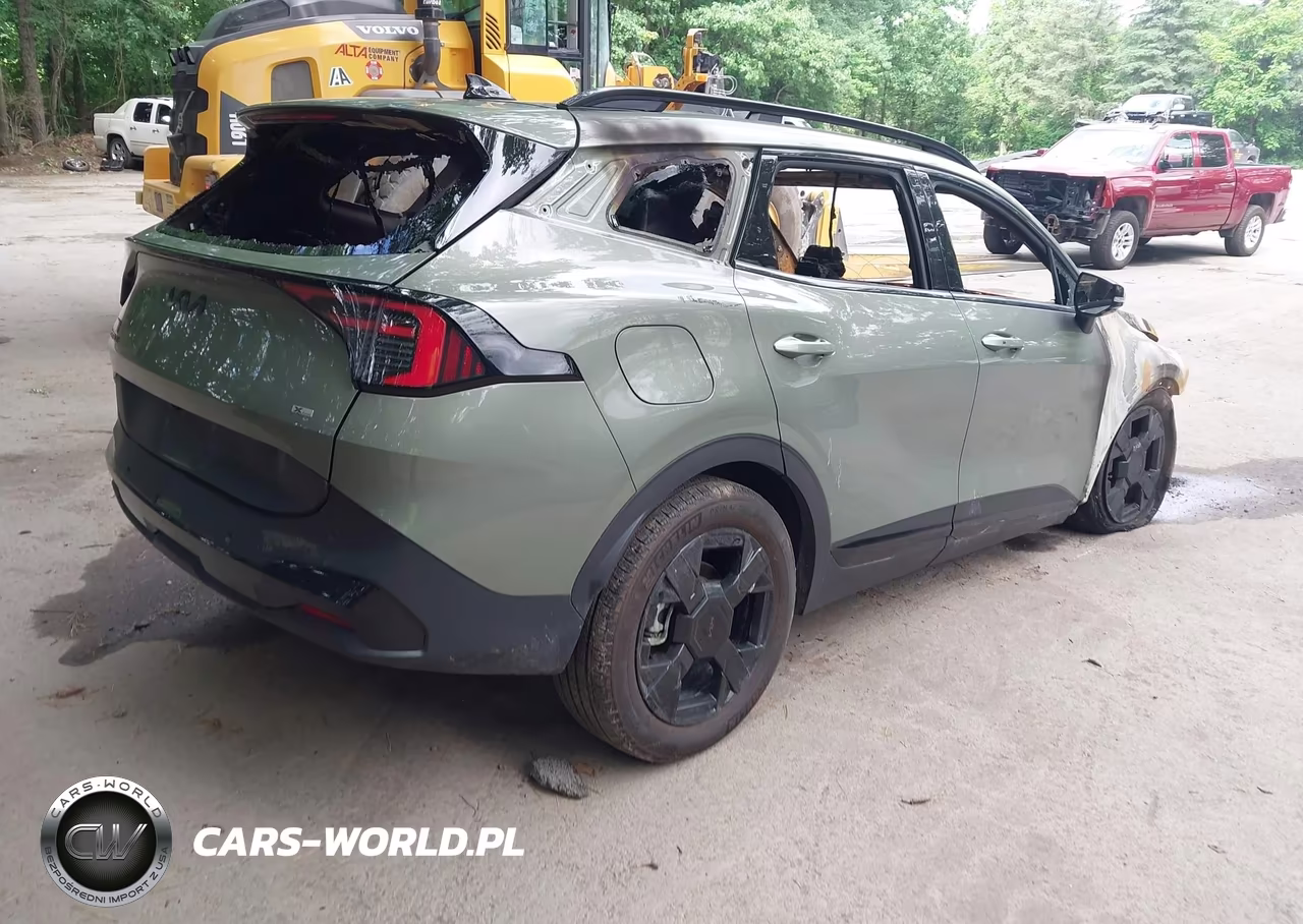 2026 Kia Sportage Plug-In Hybrid X-Line VIN:KNDPYDDH4T7333943 - 4