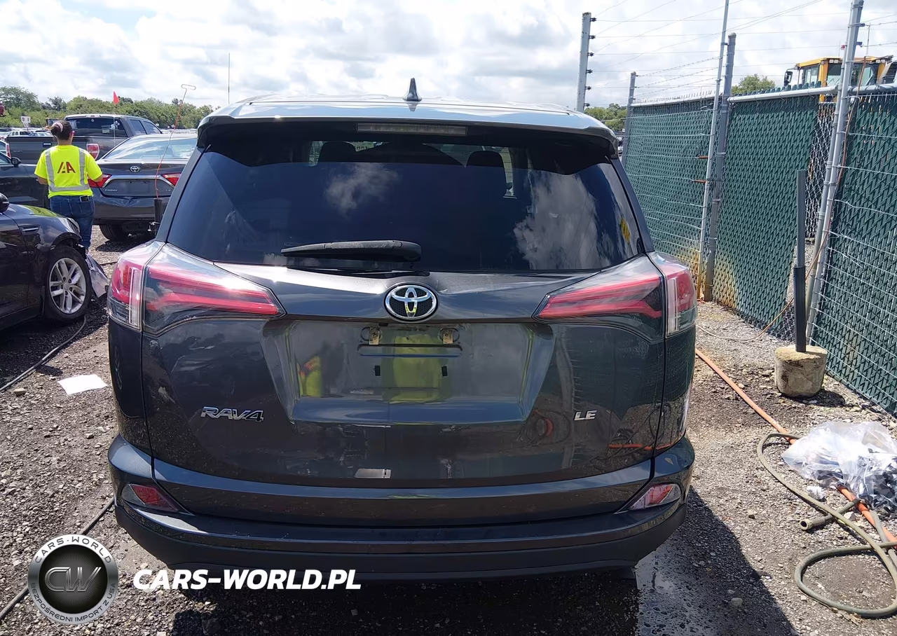 2018 Toyota Rav4 Le VIN:2T3ZFREV9JW457577 - 17