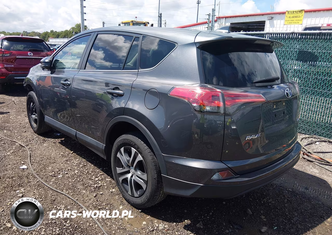 2018 Toyota Rav4 Le VIN:2T3ZFREV9JW457577 - 3