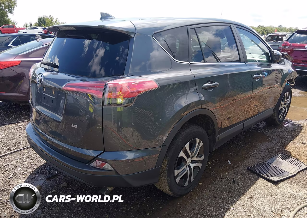 2018 Toyota Rav4 Le VIN:2T3ZFREV9JW457577 - 4