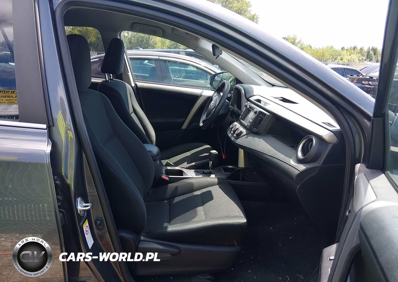 2018 Toyota Rav4 Le VIN:2T3ZFREV9JW457577 - 5