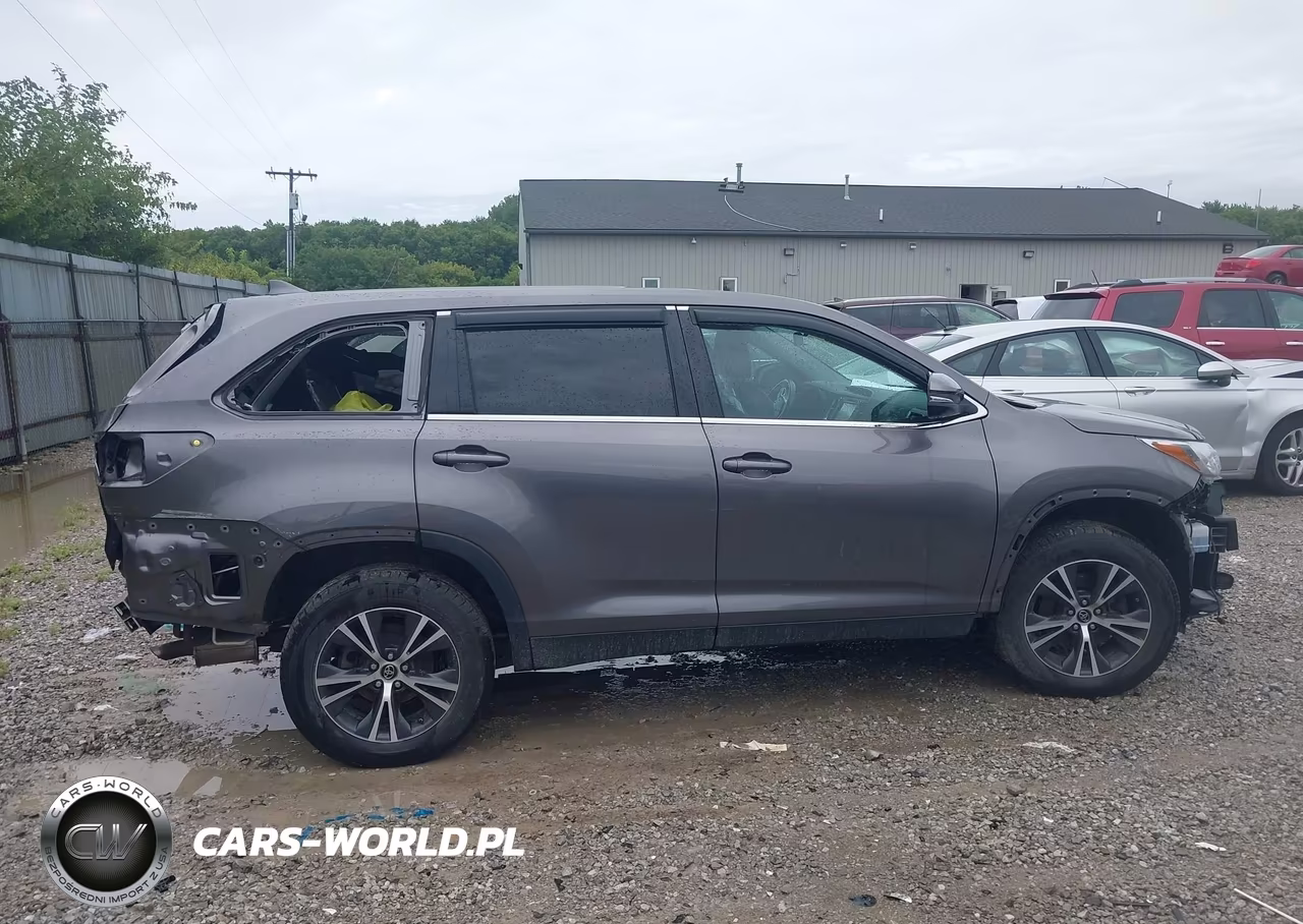 2019 Toyota Highlander Le Plus VIN:5TDBZRFH3KS999990 - 14