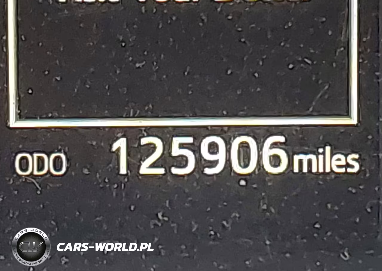 2019 Toyota Highlander Le Plus VIN:5TDBZRFH3KS999990 - 16