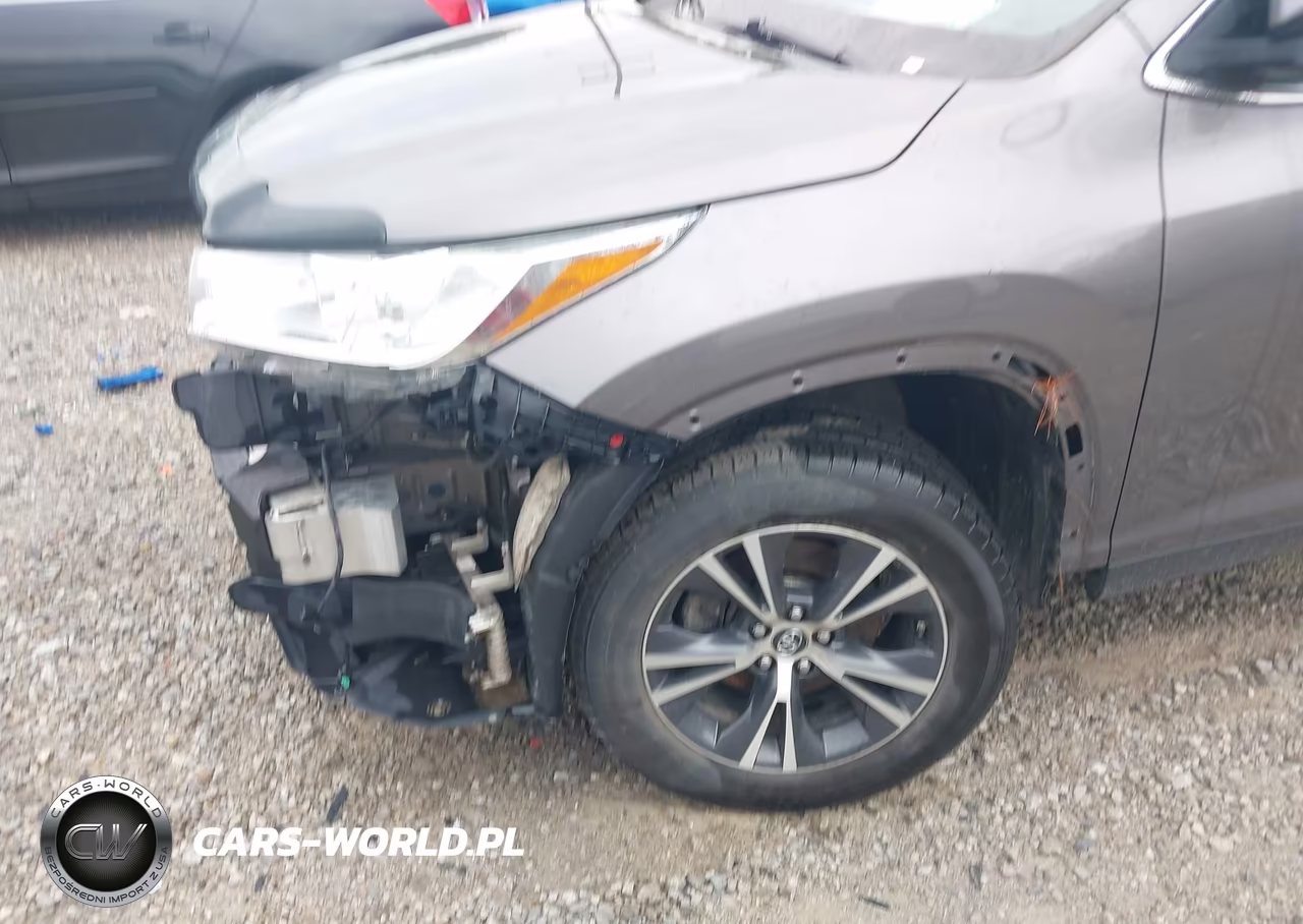 2019 Toyota Highlander Le Plus VIN:5TDBZRFH3KS999990 - 20