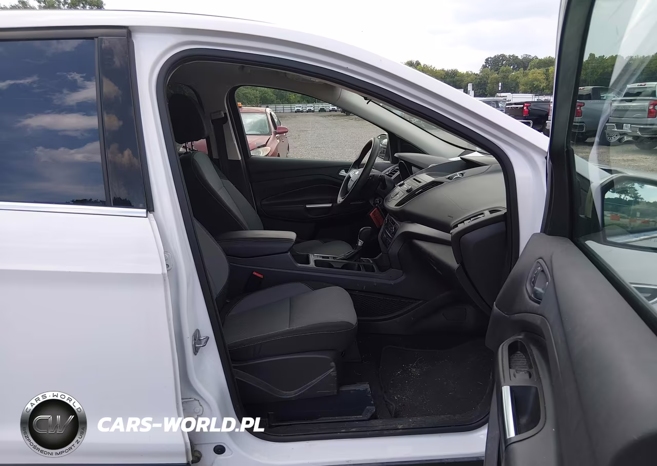 2017 Ford Escape Se VIN:1FMCU9GD6HUA41246 - 5