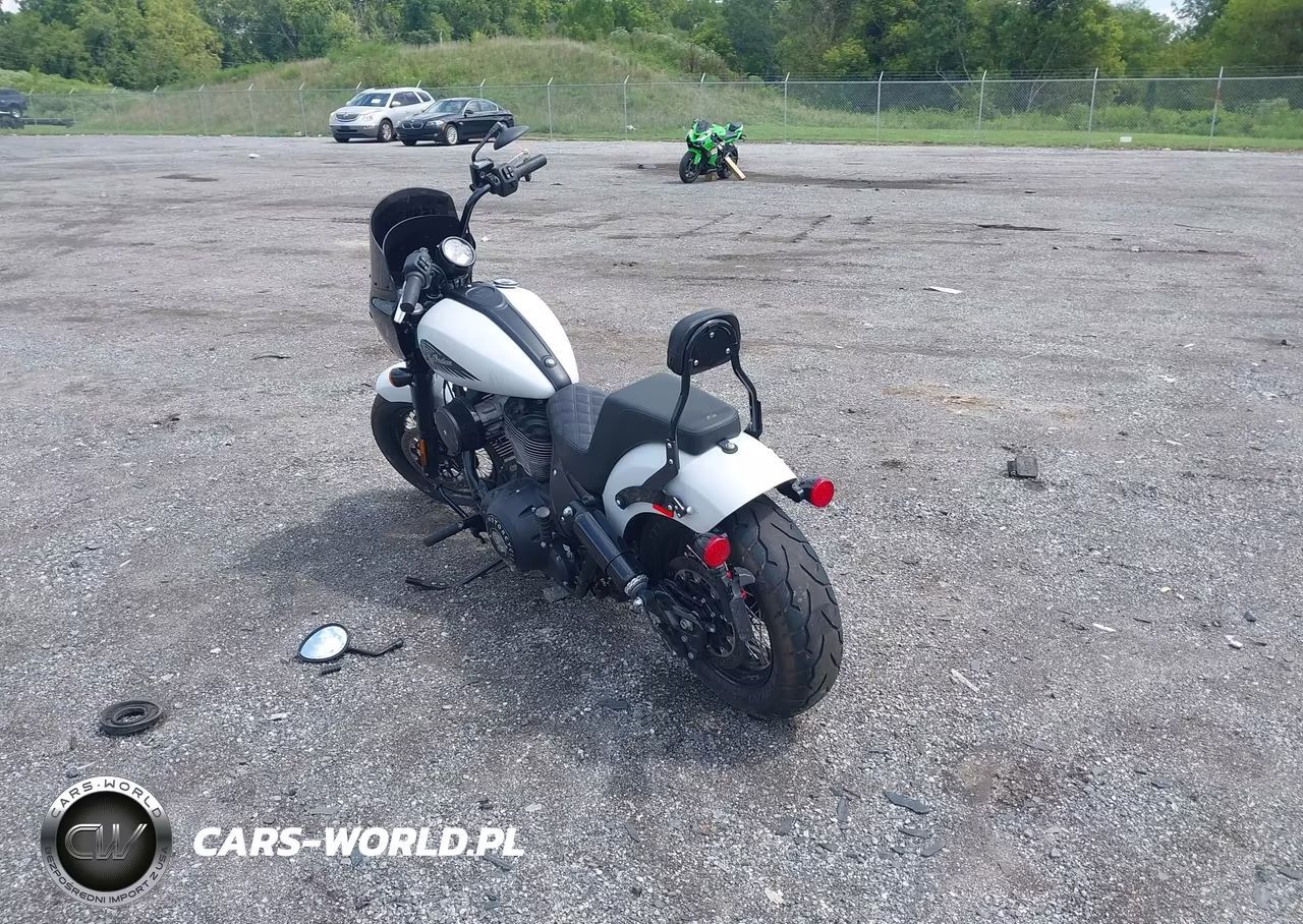 2024 Indian Motorcycle Co. Chief Bobber VIN:56KDLCAG1R3014906 - 3