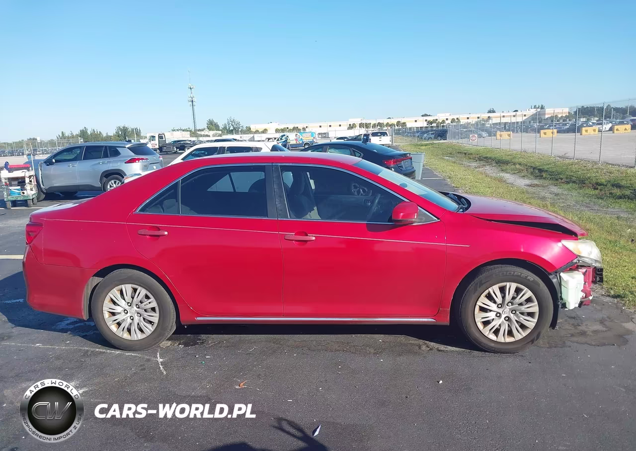 2014 Toyota Camry Le VIN:4T1BF1FKXEU867407 - 14