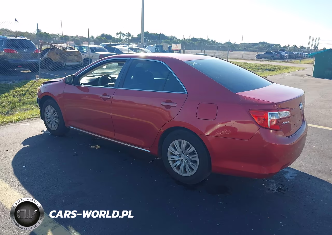 2014 Toyota Camry Le VIN:4T1BF1FKXEU867407 - 3