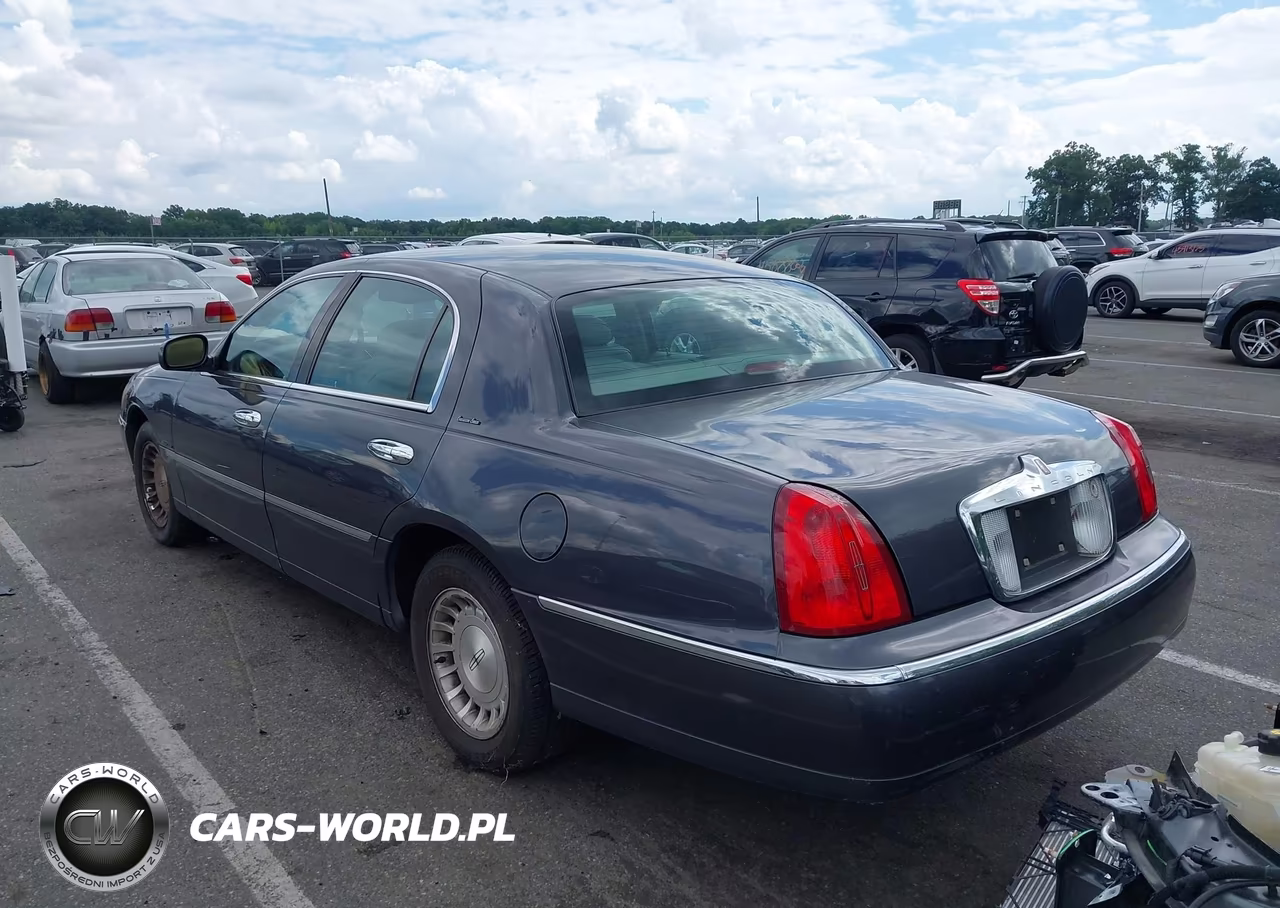 1998 Lincoln Town Car Executive VIN:1LNFM81W3WY712010 - 3