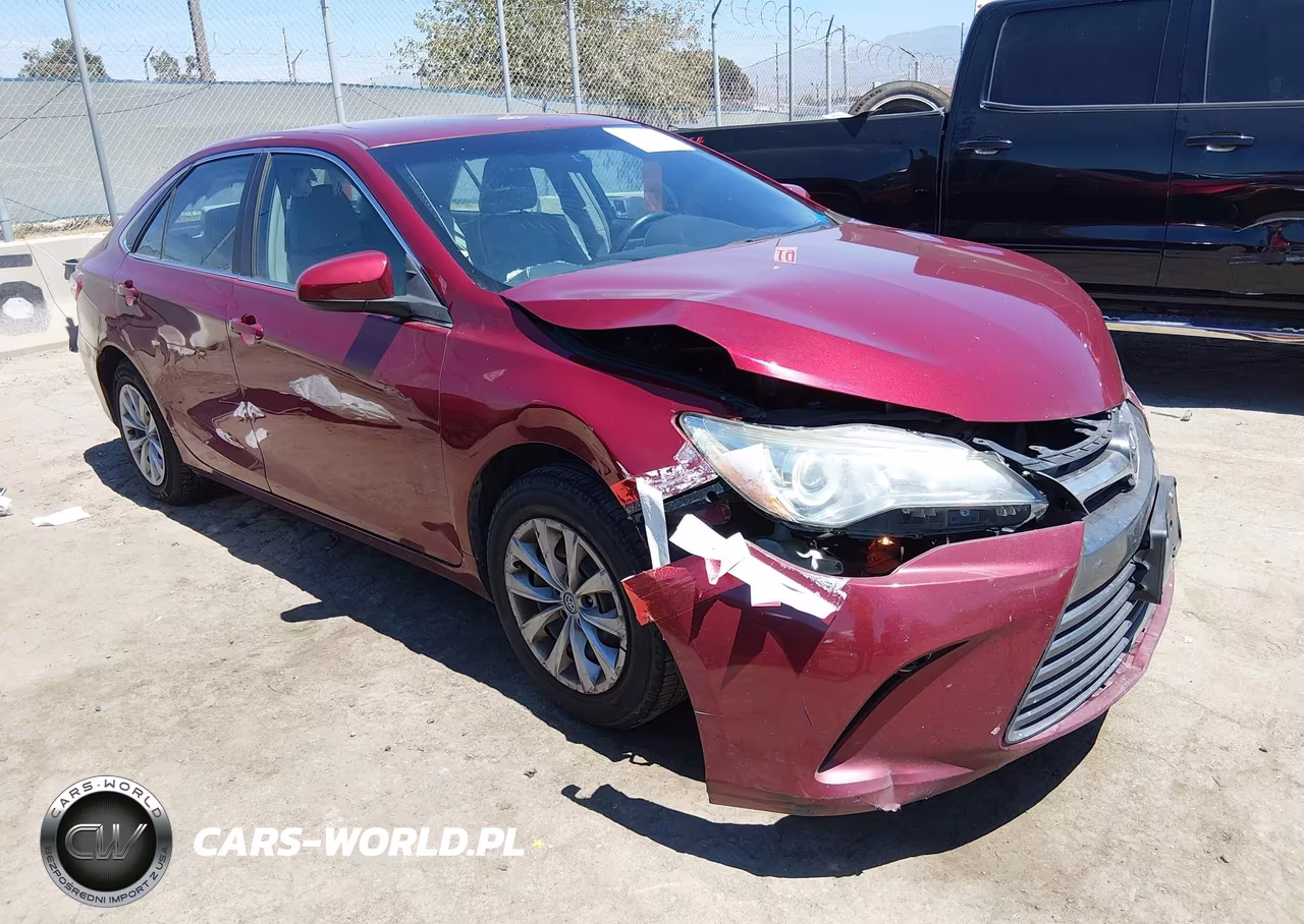 2016 Toyota Camry Le – zdjęcie 1 z 16