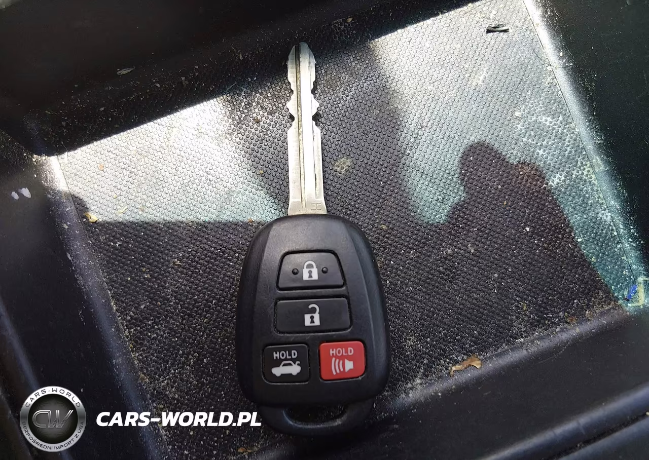 2016 Toyota Camry Le VIN:4T1BF1FK1GU610462 - 11