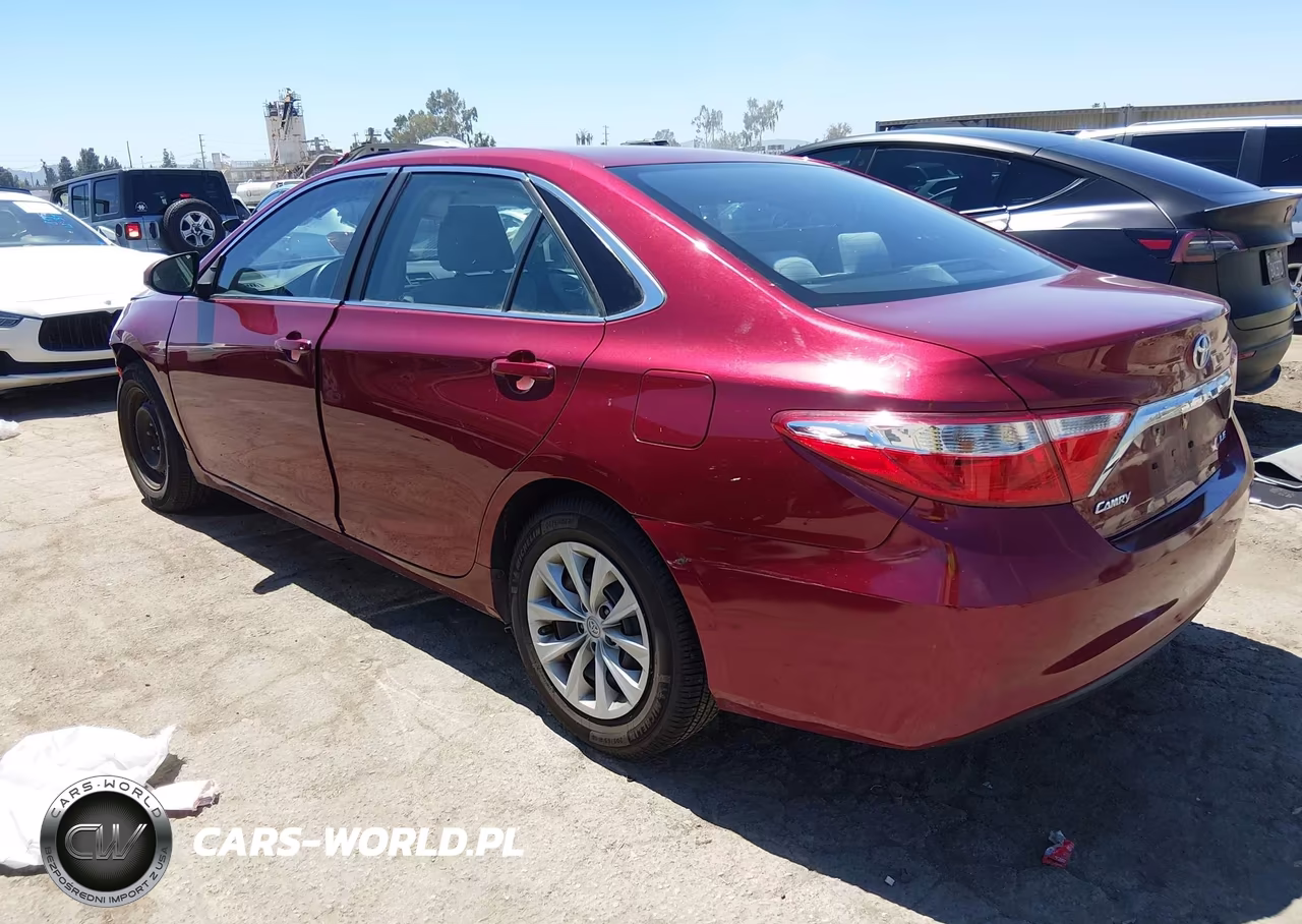 2016 Toyota Camry Le VIN:4T1BF1FK1GU610462 - 3
