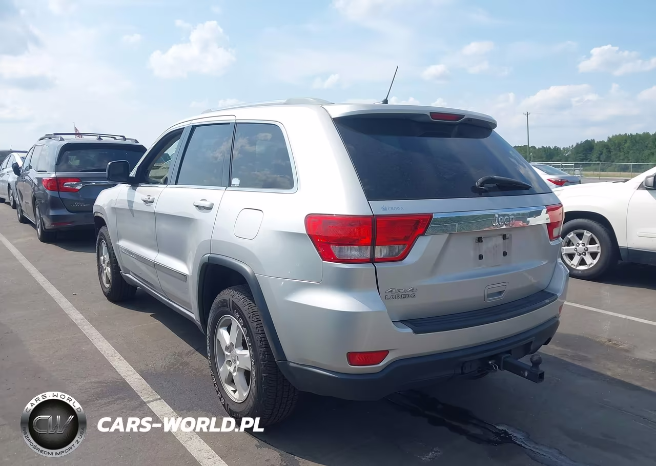 2012 Jeep Grand Cherokee Laredo VIN:1C4RJFAG4CC208243 - 3