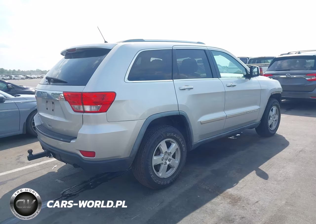 2012 Jeep Grand Cherokee Laredo VIN:1C4RJFAG4CC208243 - 4
