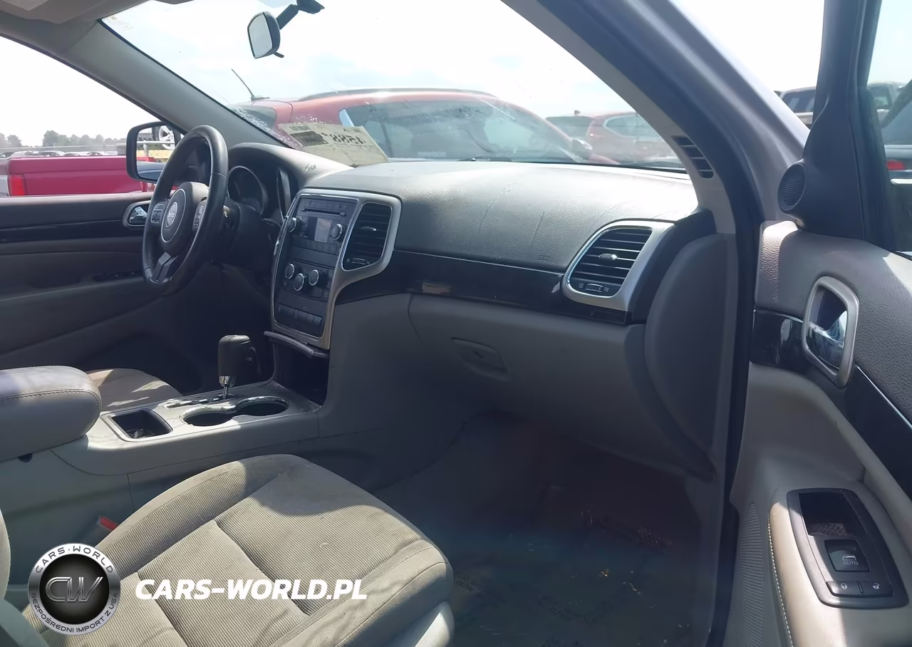 2012 Jeep Grand Cherokee Laredo VIN:1C4RJFAG4CC208243 - 5