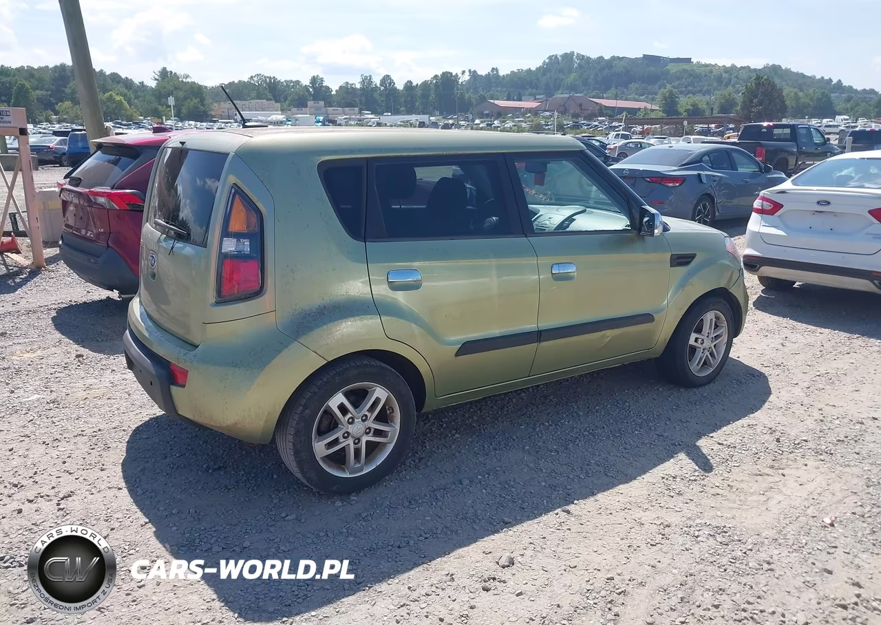 2010 Kia Soul + VIN:KNDJT2A26A7087693 - 4