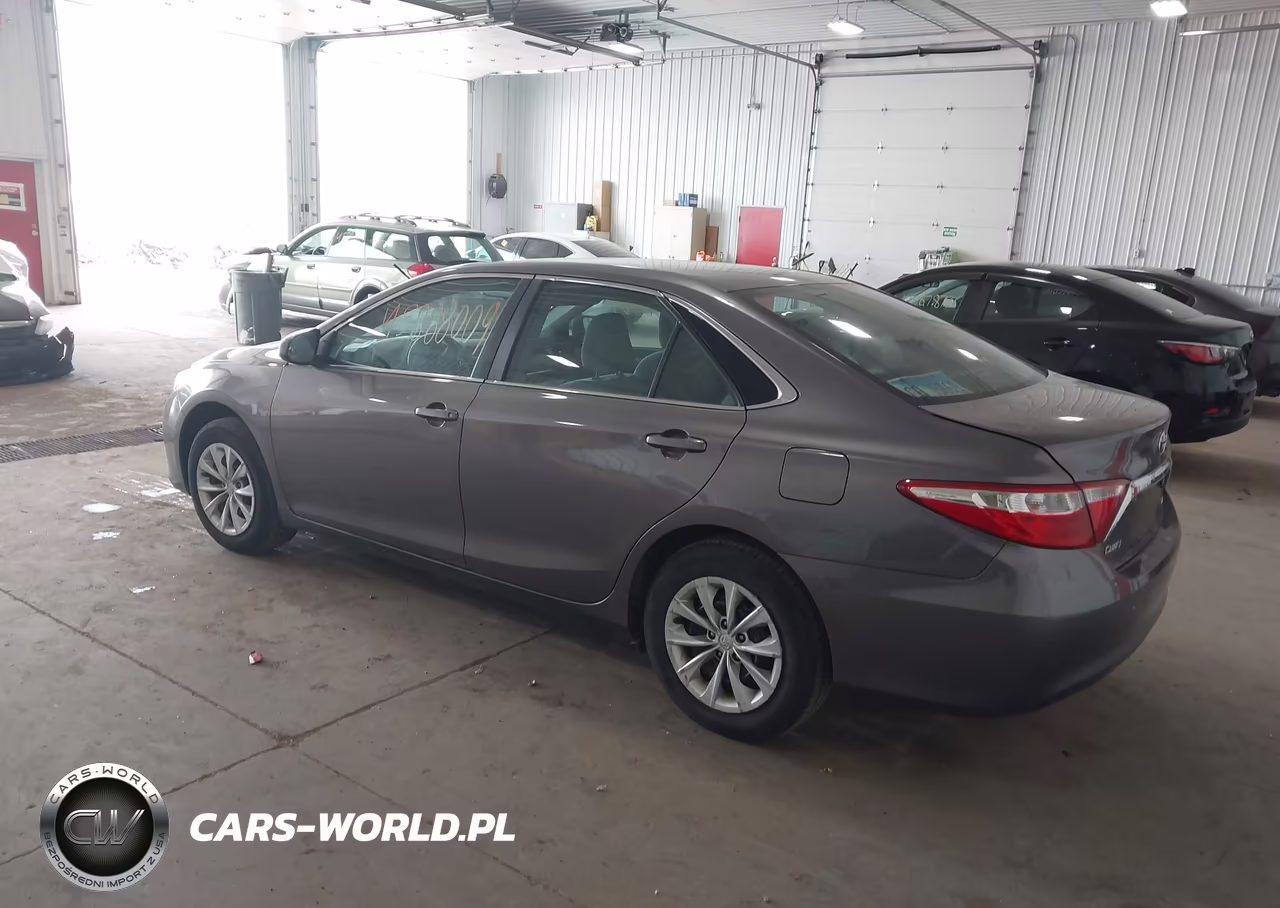 2017 Toyota Camry Le VIN:4T1BF1FK6HU729593 - 3