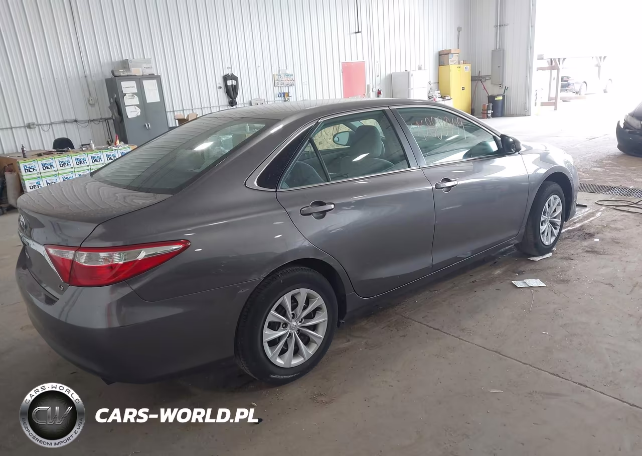 2017 Toyota Camry Le VIN:4T1BF1FK6HU729593 - 4