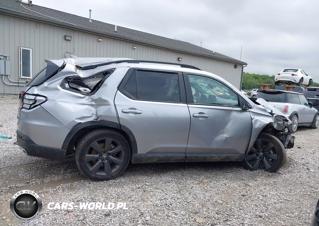 2025 Honda Pilot Sport VIN:5FNYG1H34SB092723 - 13