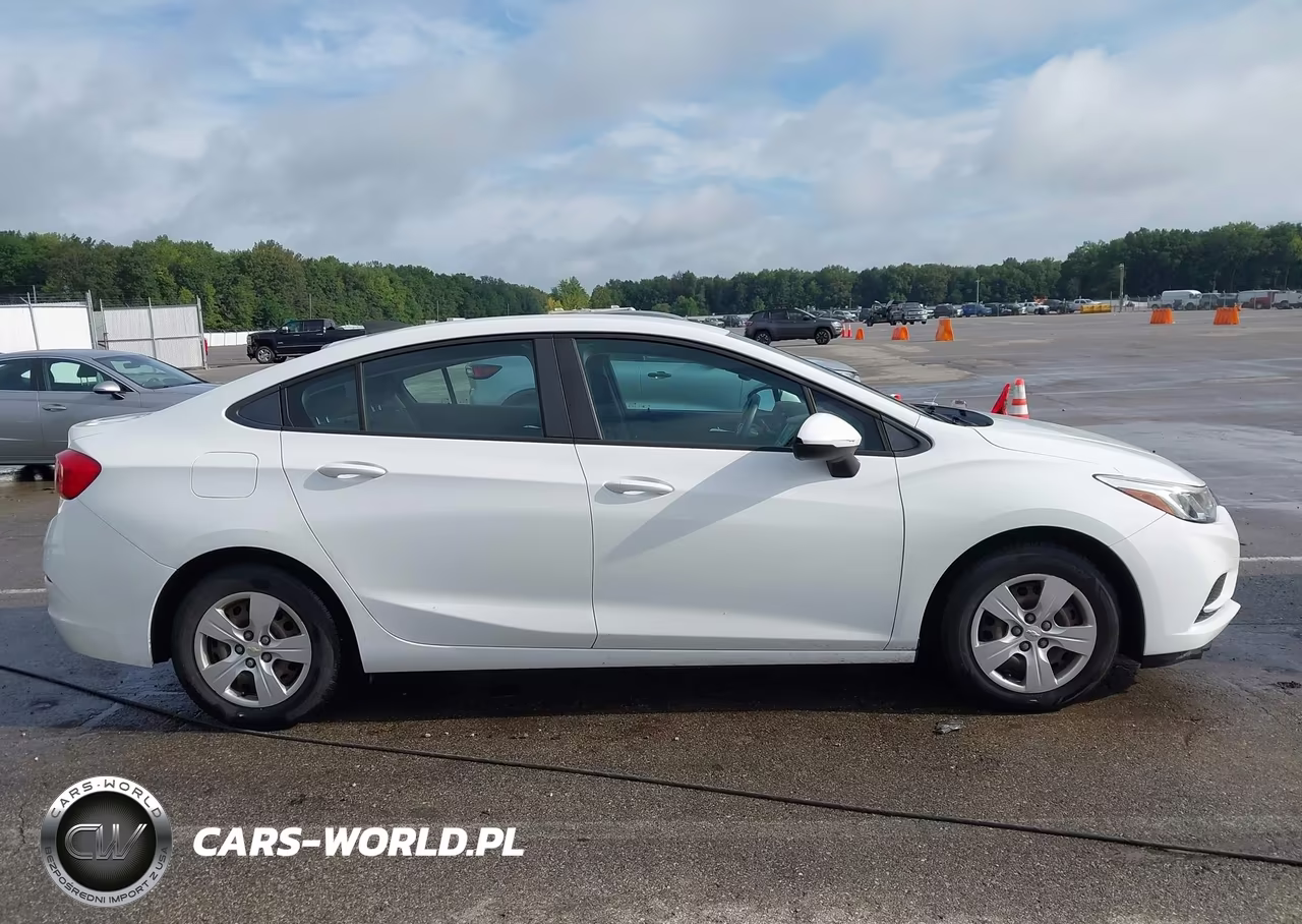 2016 Chevrolet Cruze Ls Auto VIN:1G1BC5SM5G7311981 - 13