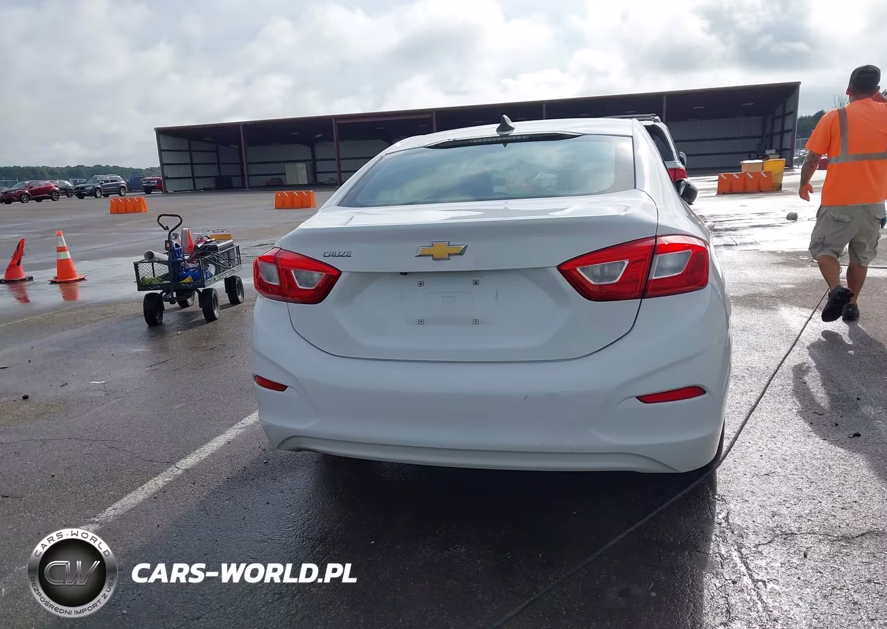 2016 Chevrolet Cruze Ls Auto VIN:1G1BC5SM5G7311981 - 16