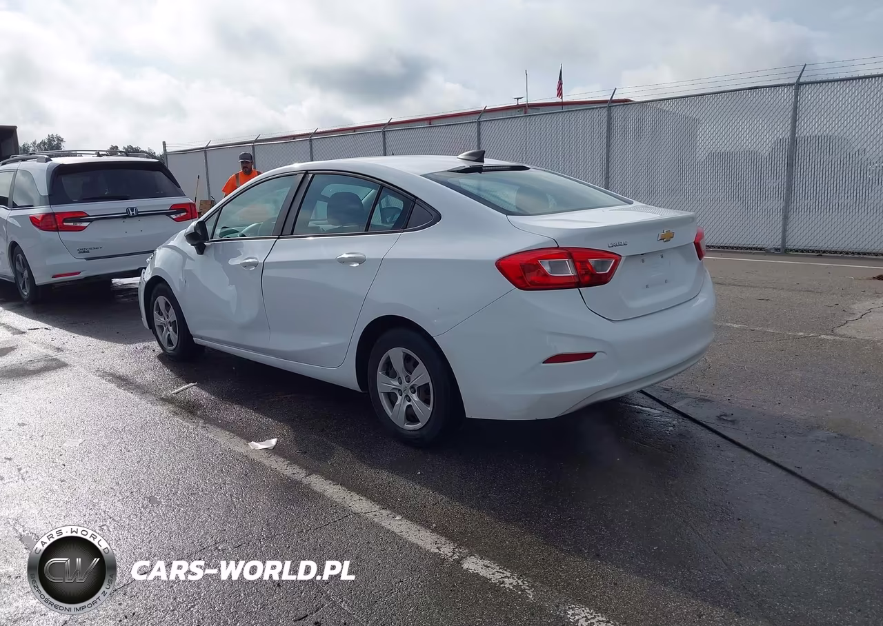 2016 Chevrolet Cruze Ls Auto VIN:1G1BC5SM5G7311981 - 3