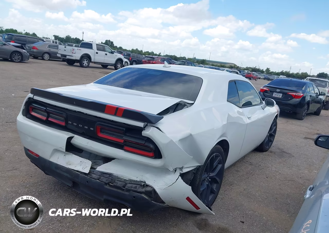 2019 Dodge Challenger Sxt VIN:2C3CDZAG8KH587634 - 4