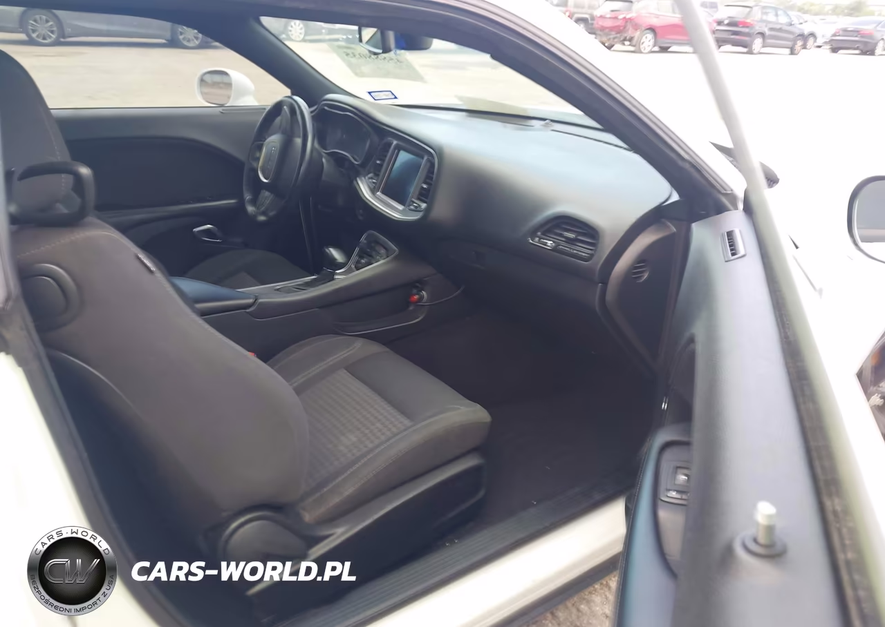 2019 Dodge Challenger Sxt VIN:2C3CDZAG8KH587634 - 5
