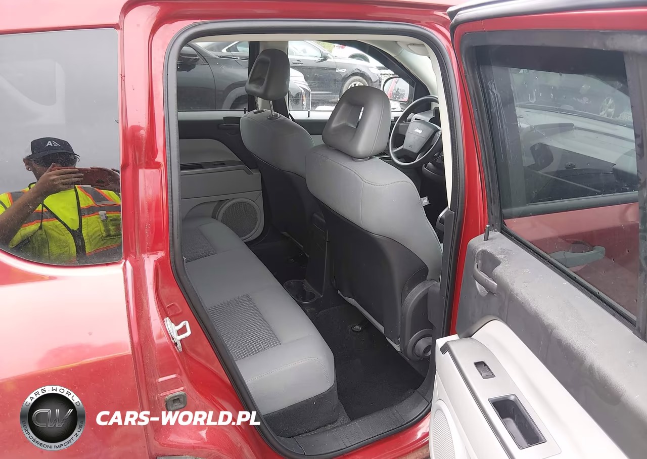 2007 Jeep Compass Sport VIN:1J8FT47017D265942 - 8
