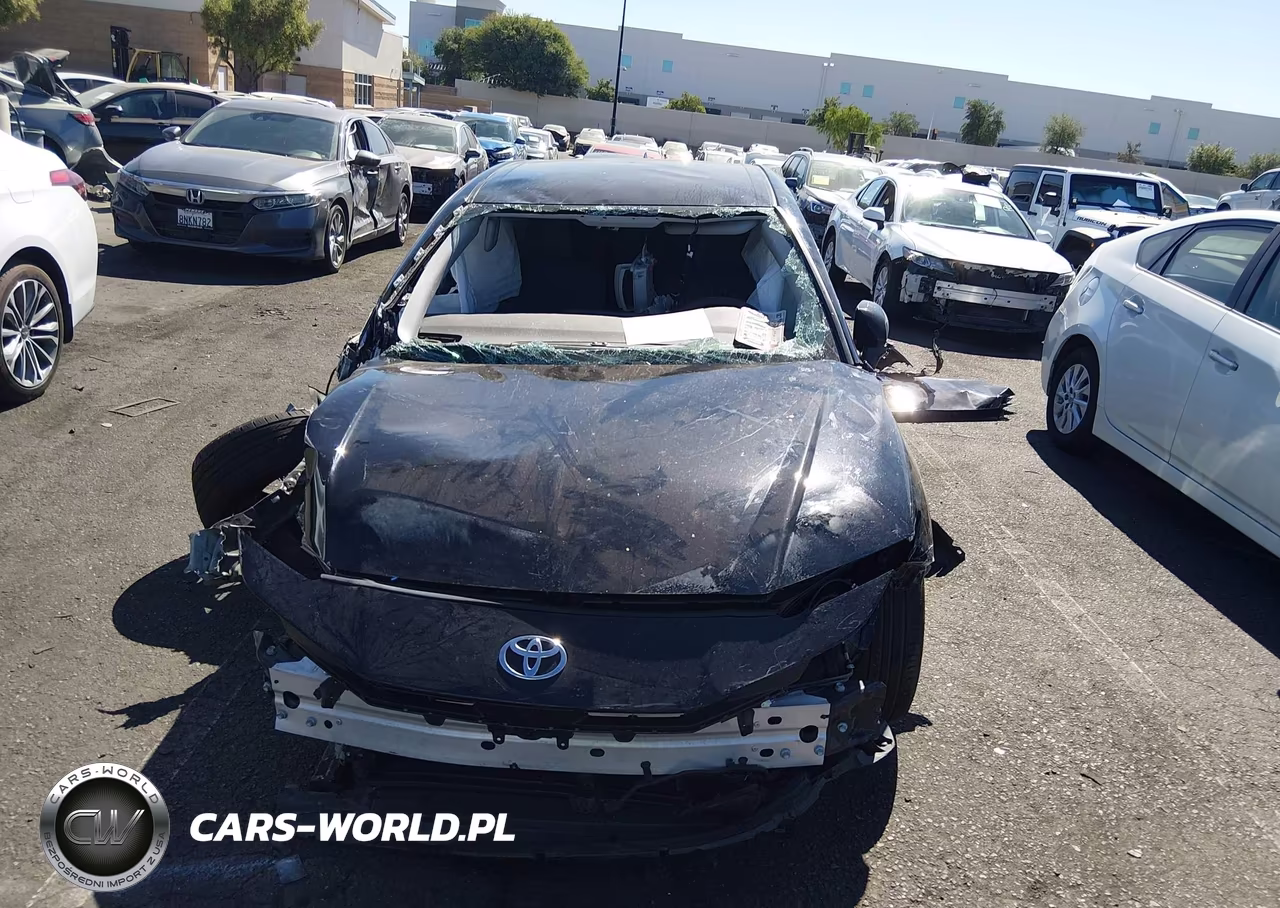 2025 Toyota Camry Le VIN:4T1DAACKXSU204247 - 13