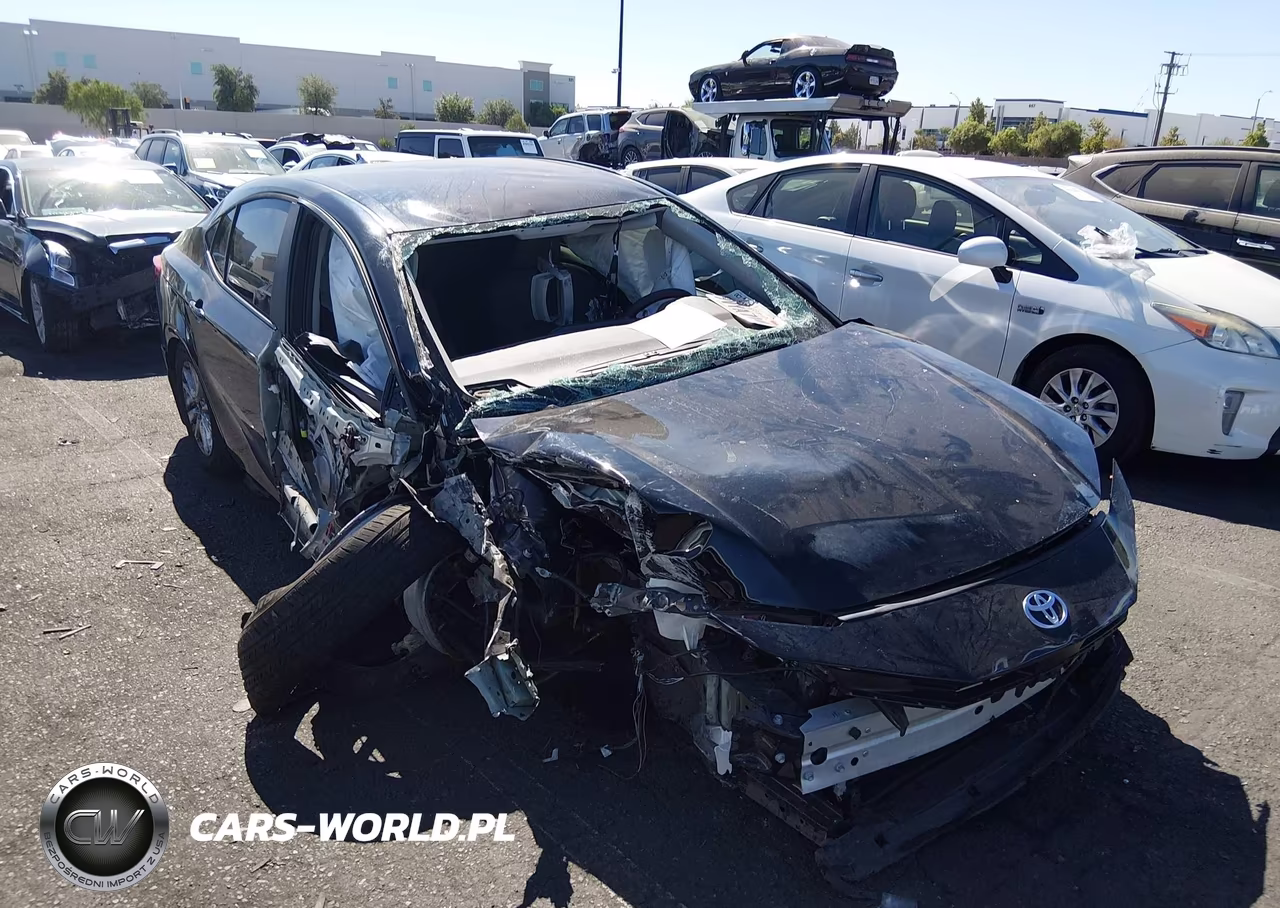2025 Toyota Camry Le VIN:4T1DAACKXSU204247 - 14