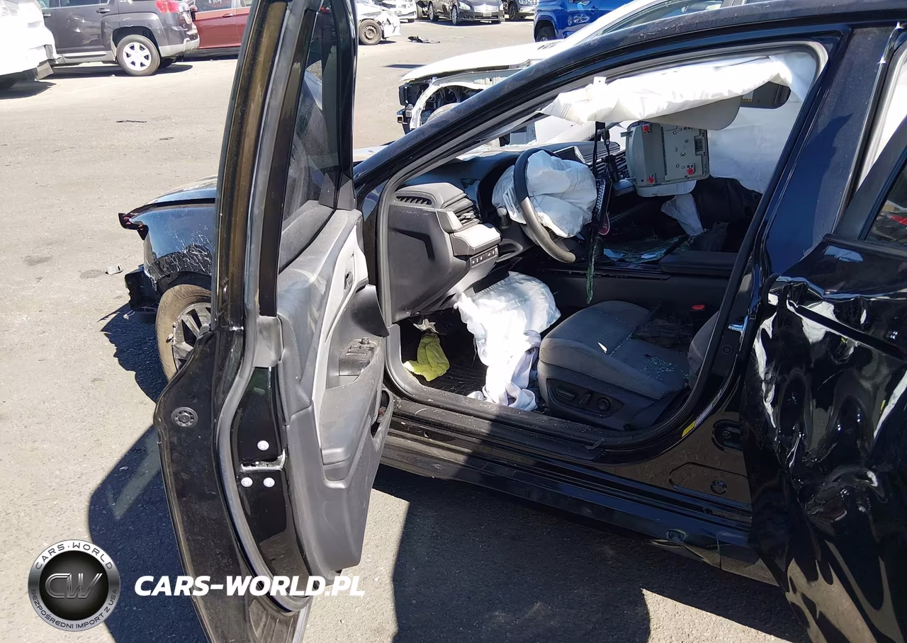 2025 Toyota Camry Le VIN:4T1DAACKXSU204247 - 5