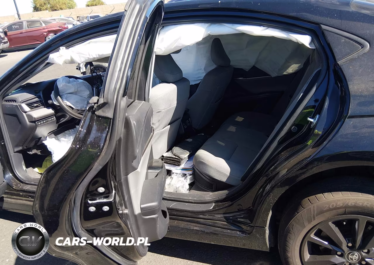 2025 Toyota Camry Le VIN:4T1DAACKXSU204247 - 8