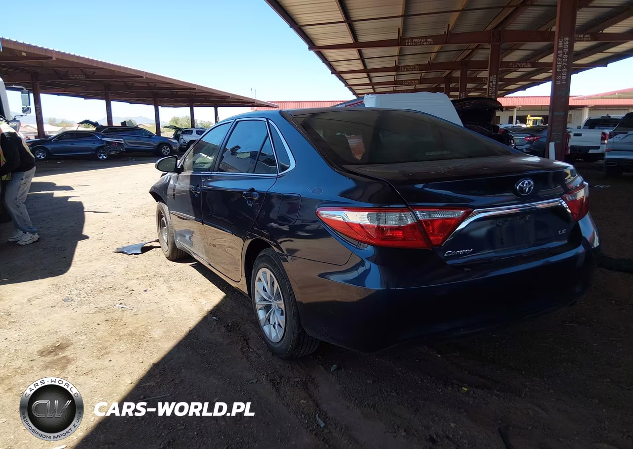 2017 Toyota Camry Le VIN:4T1BF1FK8HU627776 - 3