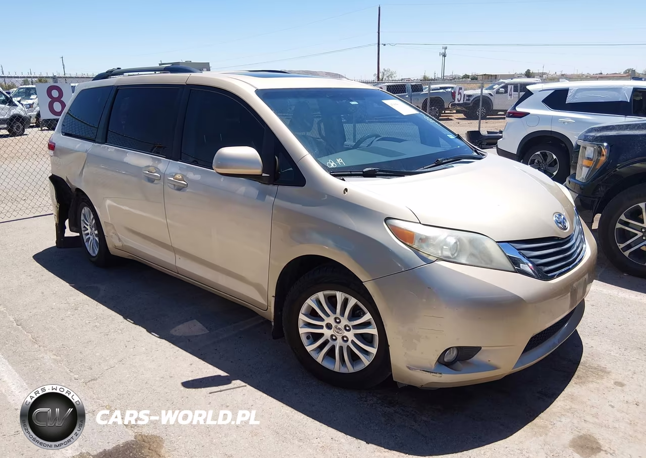 2011 Toyota Sienna Xle V6 – zdjęcie 1 z 15