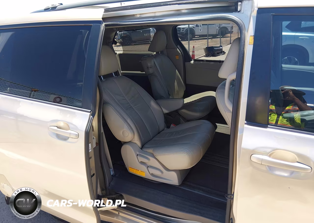2011 Toyota Sienna Xle V6 VIN:5TDYK3DC9BS108622 - 8