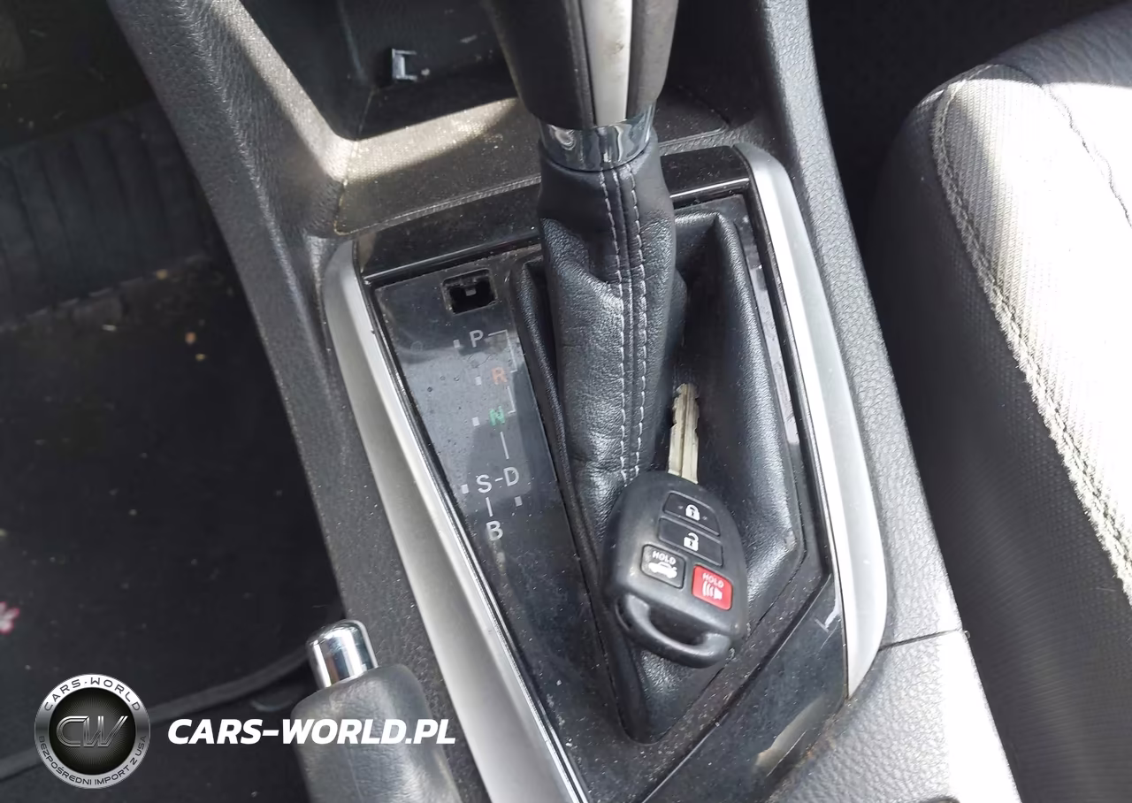 2018 Toyota Corolla Le VIN:5YFBURHE7JP786730 - 11