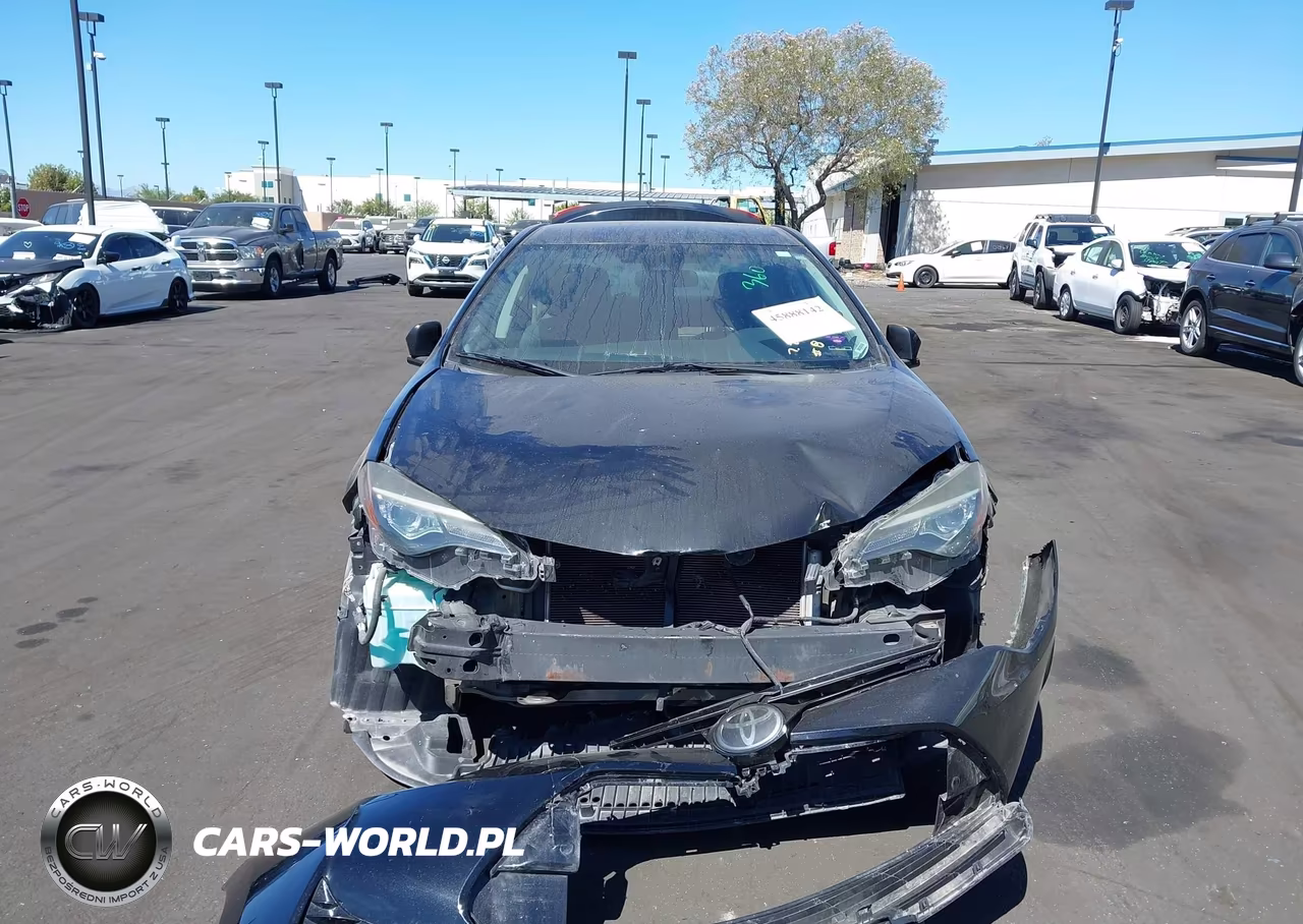 2018 Toyota Corolla Le VIN:5YFBURHE7JP786730 - 12