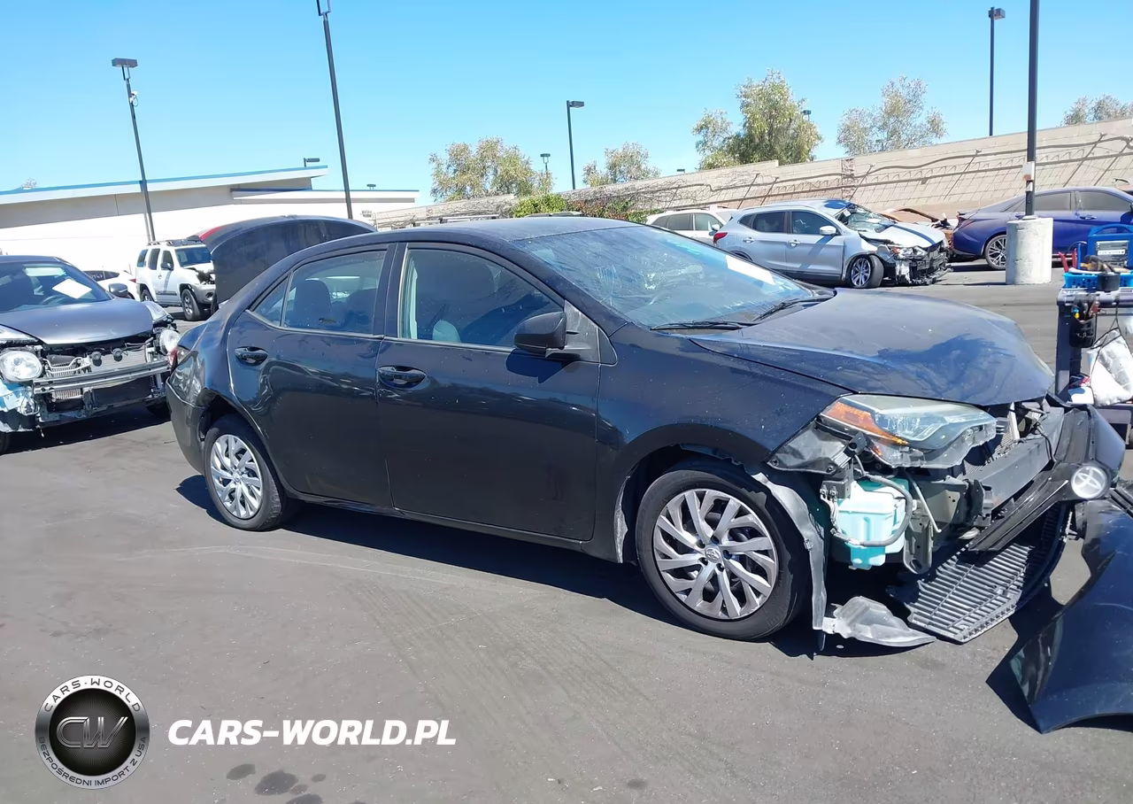 2018 Toyota Corolla Le VIN:5YFBURHE7JP786730 - 13