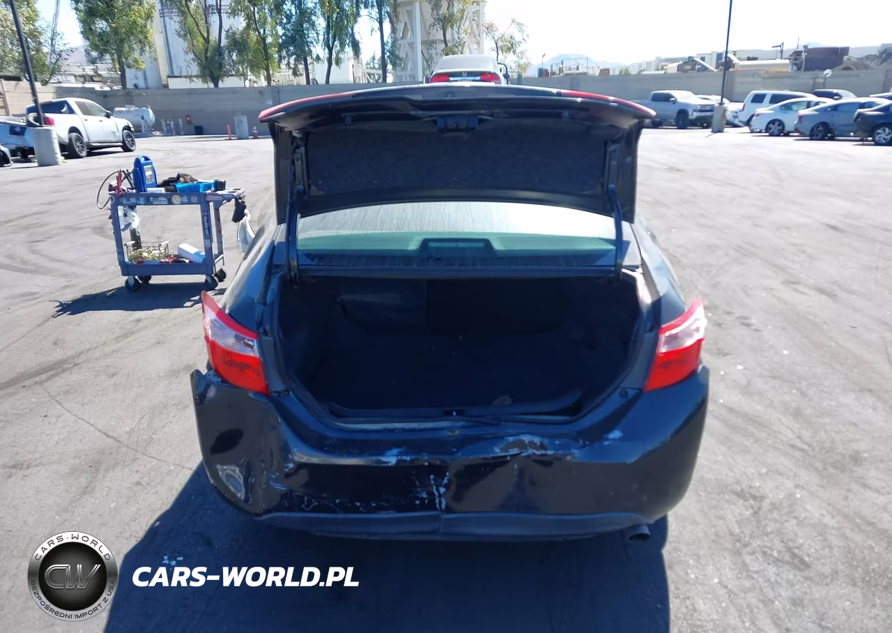 2018 Toyota Corolla Le VIN:5YFBURHE7JP786730 - 16