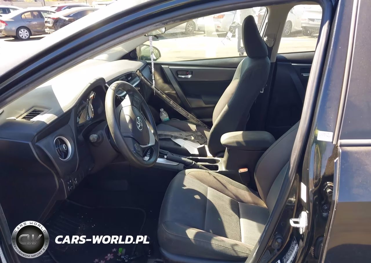 2018 Toyota Corolla Le VIN:5YFBURHE7JP786730 - 5