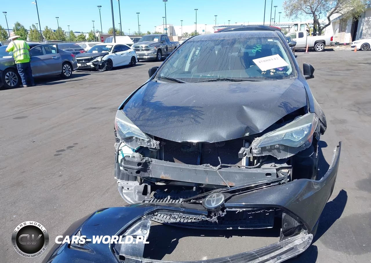 2018 Toyota Corolla Le VIN:5YFBURHE7JP786730 - 6