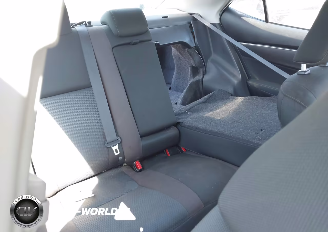 2018 Toyota Corolla Le VIN:5YFBURHE7JP786730 - 8
