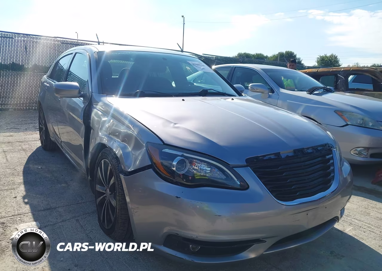 2013 Chrysler 200 Touring – zdjęcie 1 z 11