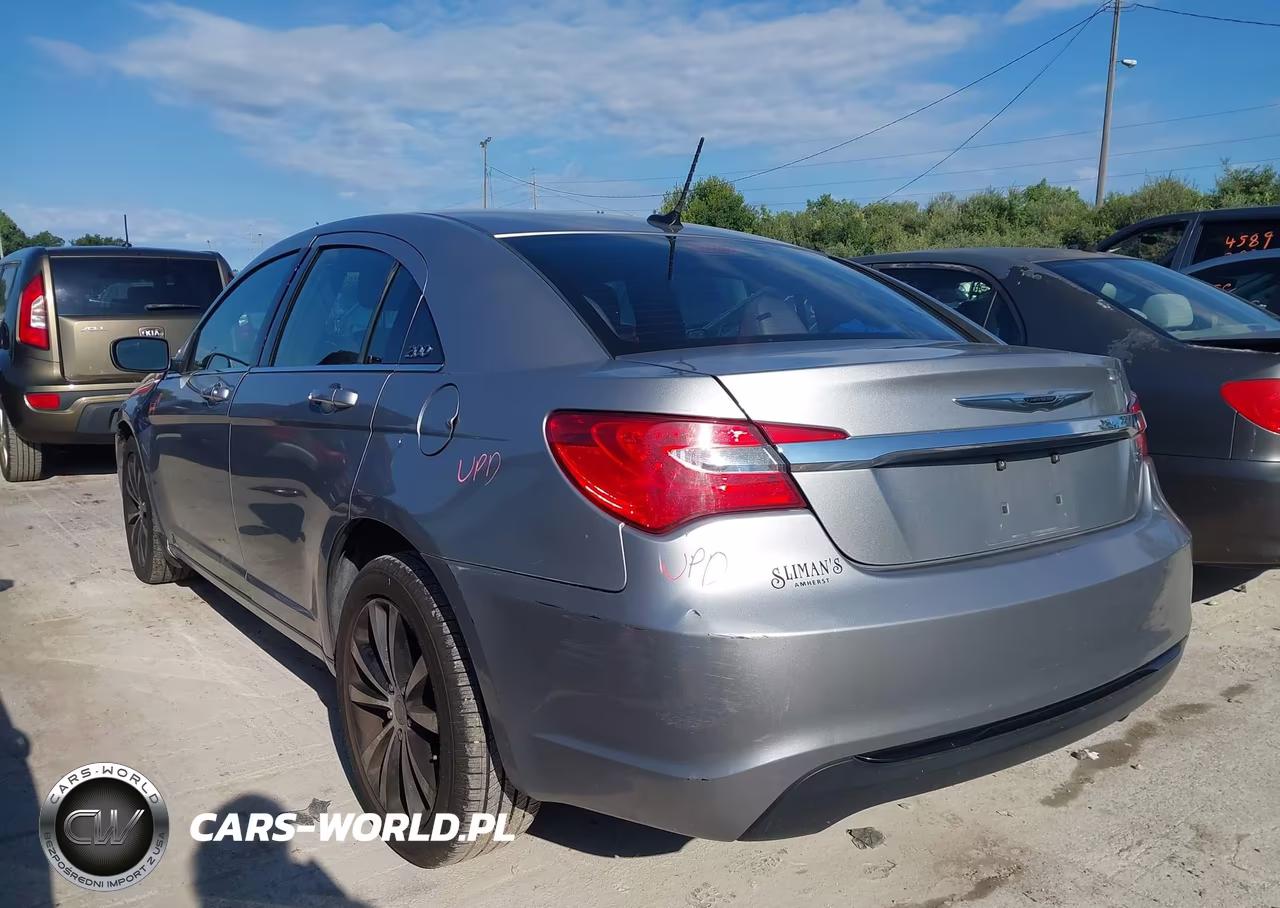 2013 Chrysler 200 Touring VIN:1C3CCBBB9DN578481 - 3