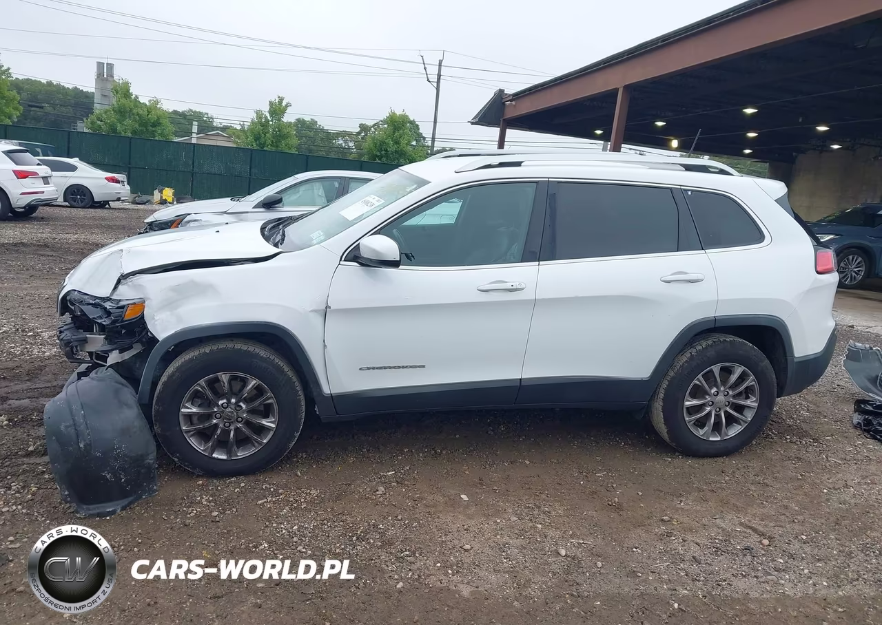 2019 Jeep Cherokee Latitude Plus 4X4 VIN:1C4PJMLX0KD375135 - 15