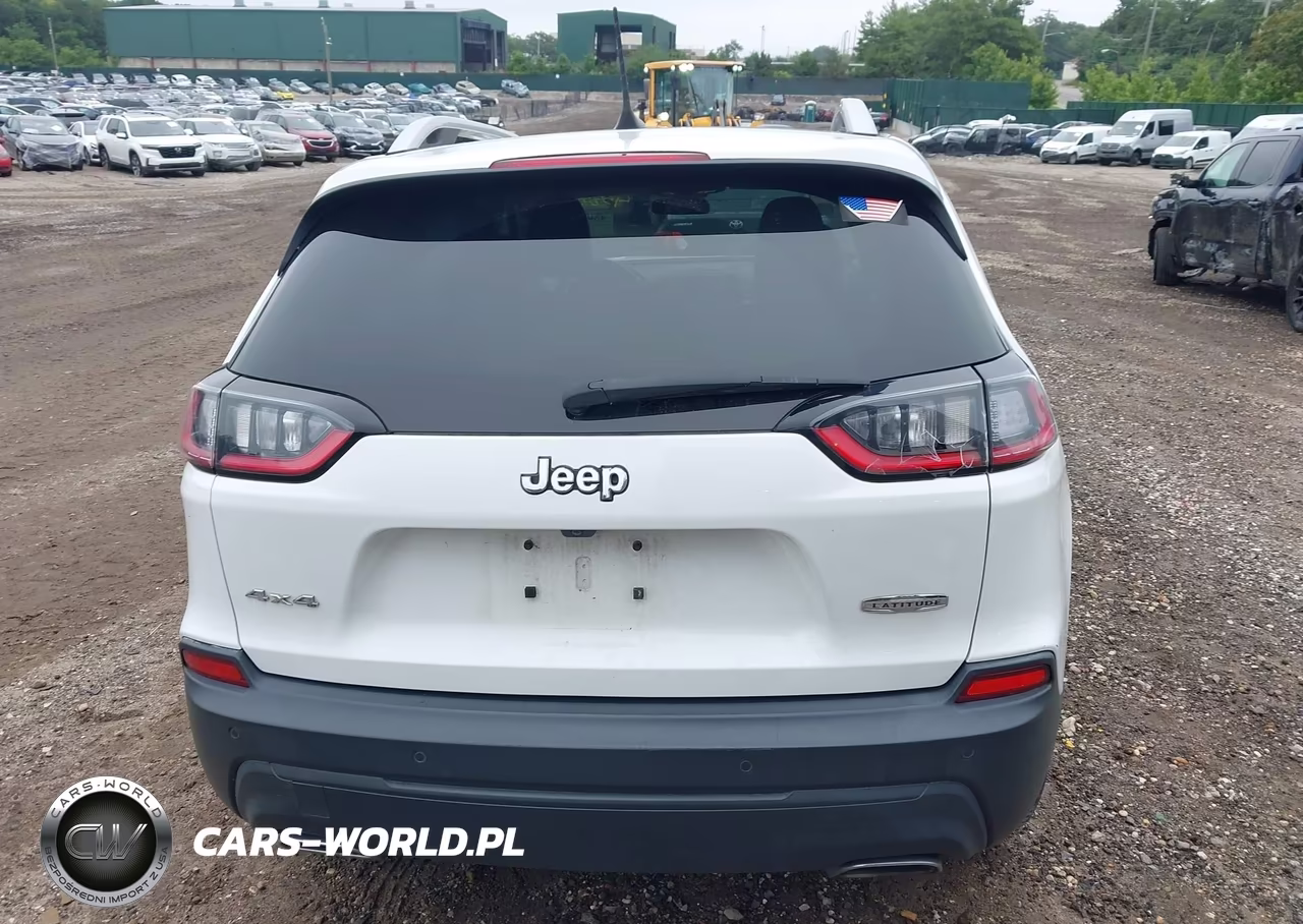 2019 Jeep Cherokee Latitude Plus 4X4 VIN:1C4PJMLX0KD375135 - 17
