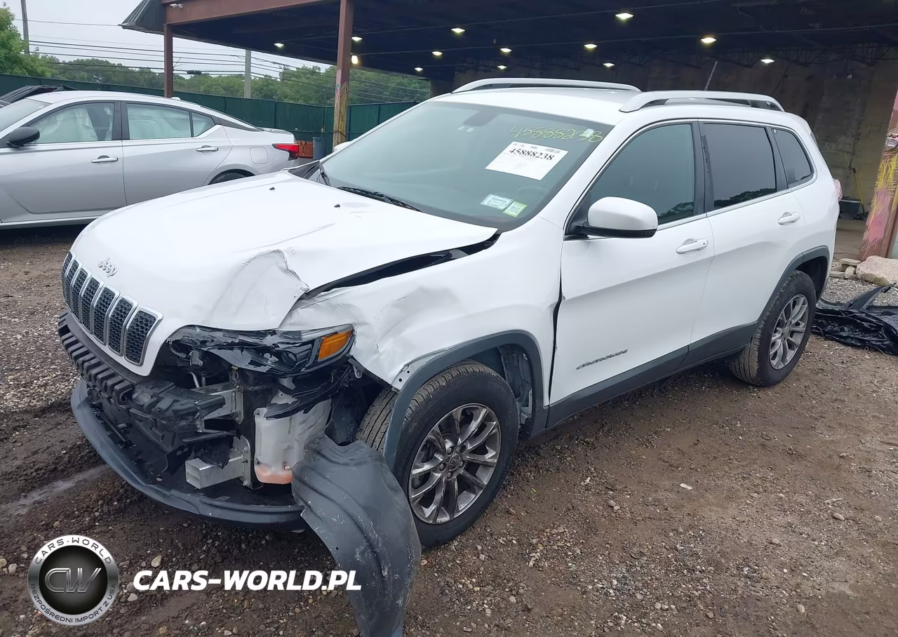 2019 Jeep Cherokee Latitude Plus 4X4 VIN:1C4PJMLX0KD375135 - 2